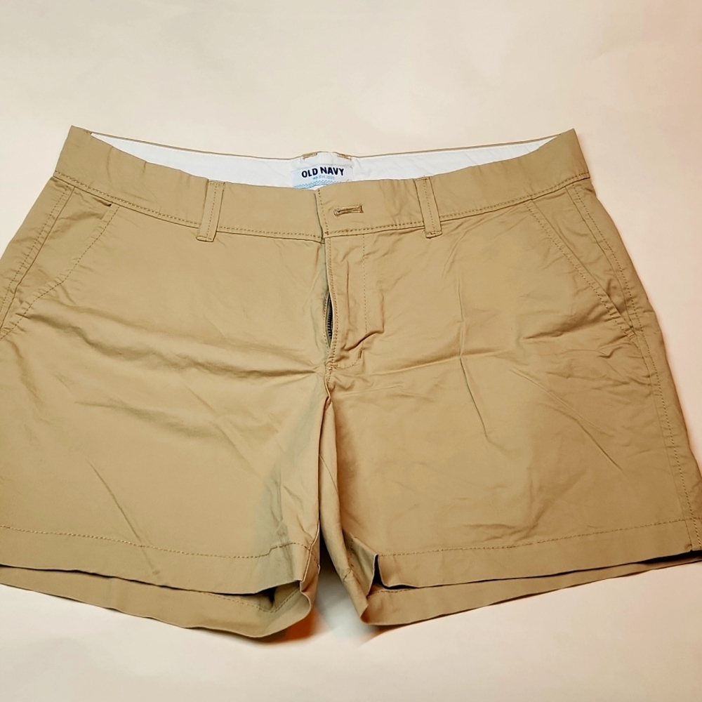 Old Navy shorts size 10 tan in color